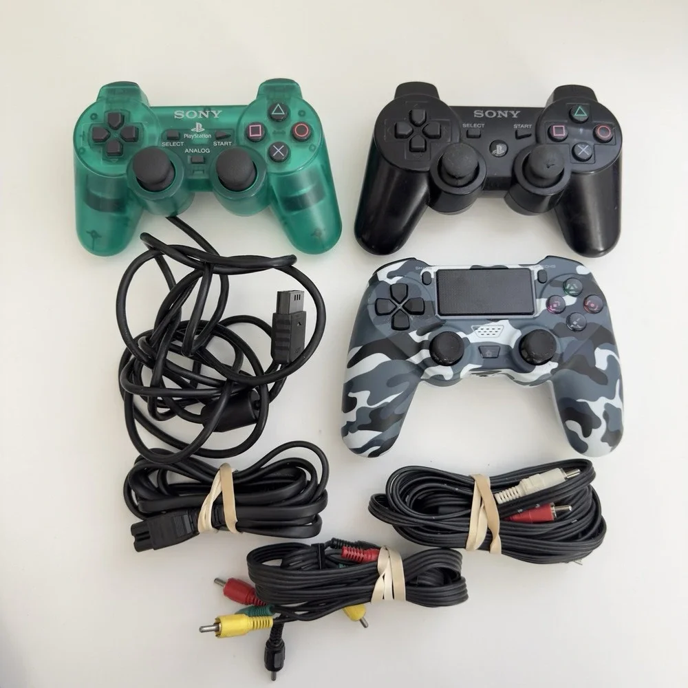 Sony PS2 PS3 PS4 Controllers Wireless Wired Green Black Camo Lot Of 3 UNTESTED